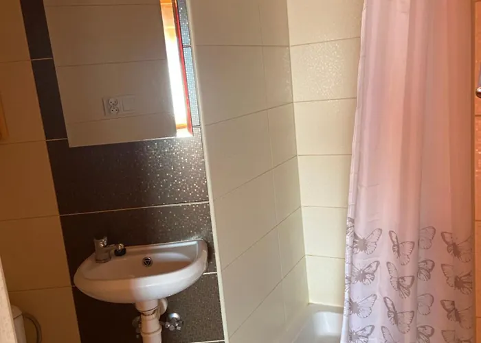 Zakatek W Dolinie * Lapszanka